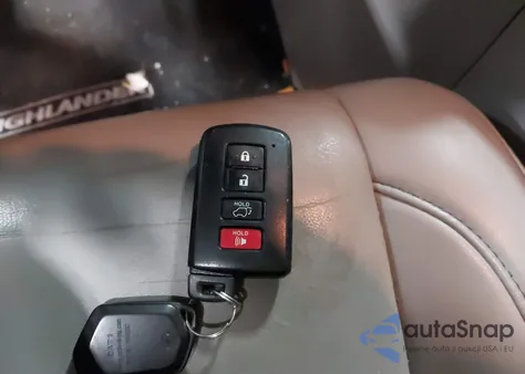 2019 Toyota Highlander Xle from USA, damaged, VIN 5TDJZRFH7KS572663